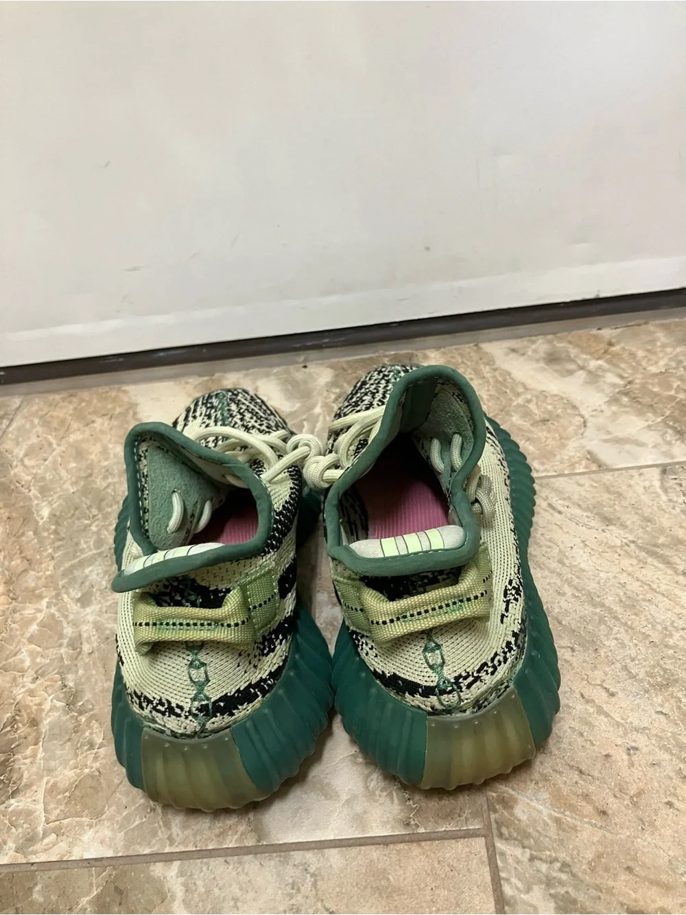 Mens  adidas Yeezy Boost 350 V2 Semi-Frozen Neon Yellow Knit Sneaker size 5.5